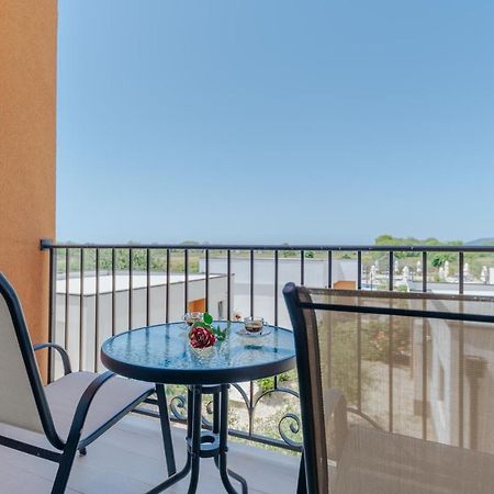 Imperial Resort 乌尔齐尼 外观 照片